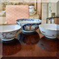 P06. Chinese porcelain bowls. 